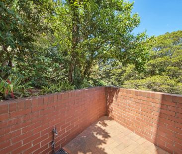 Contemporary Chic With Parkside Poise - Photo 3