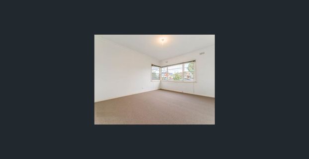 Cute Cottage in Top Location! - Photo 1