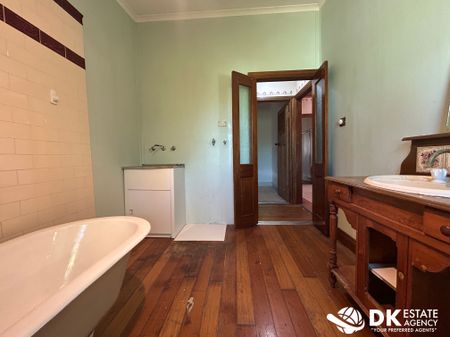 Comfortable & Convenient Living in the Heart of Sunshine - Photo 3