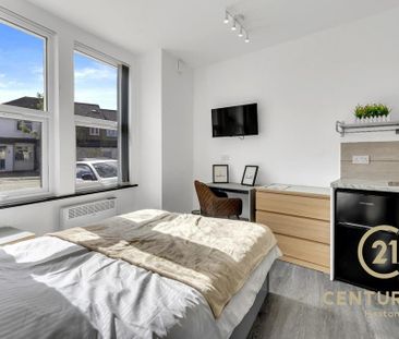 1 bedroom in a house share to rent - Photo 2