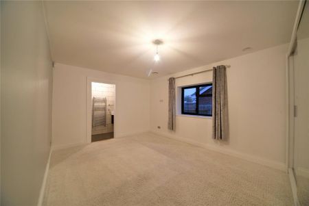 4 bedroom bungalow to rent - Photo 4