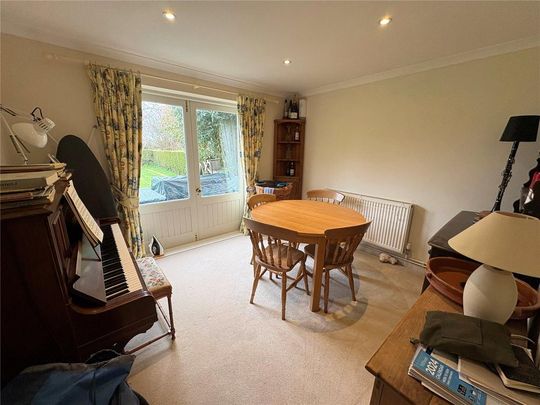 4 bedroom semi-detached house to rent - Photo 1