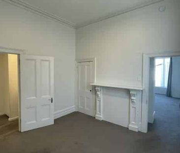 Modern Inner City Apartment - Photo 4