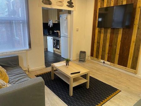 4 bedroom house share to rent - Photo 2