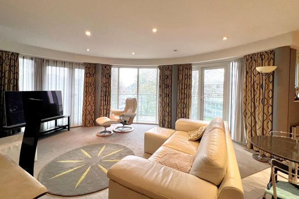Park Heights, Woking, Surrey, GU22 - Photo 1