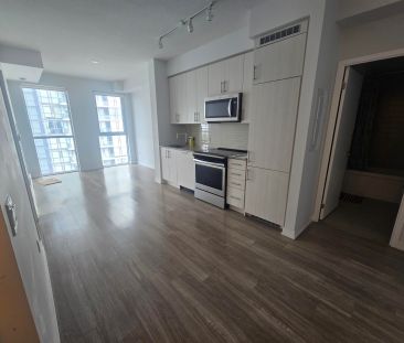 For Lease - 4055 Parkside Village Drive Unit# 1416, Mississauga, On... - Photo 4
