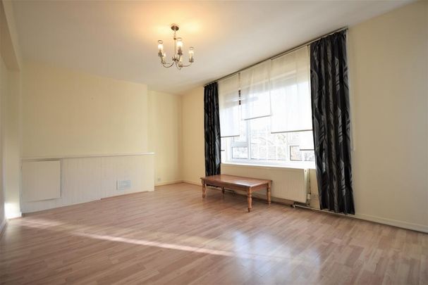 3 bedroom flat to rent - Photo 1