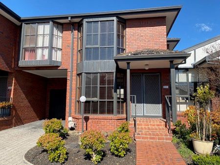6/8-12 Gillies Street, Essendon North VIC 3041 - Photo 4