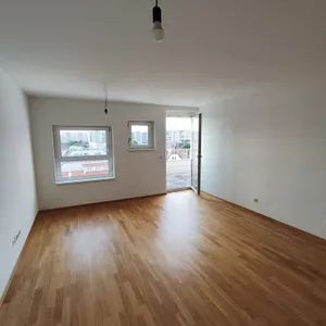 Helle, Ruhige Wohnung mit 10m² Balkon, im 5.OG, 2 Min zur U1, Kagraner Platz - Foto 1