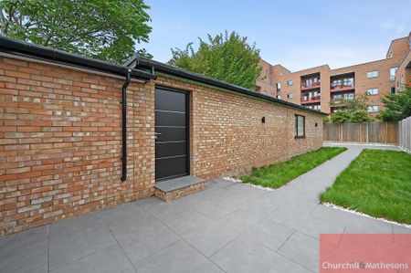5 bedroom semi-detached house to rent - Photo 5