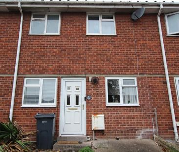 4 bedroom semi-detached house to rent - Photo 3