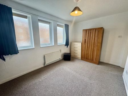 2 Holbeck Hill, Scarborough - Photo 4