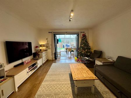 3 bedroom townhouse to rent - Photo 4