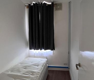4 bedroom flat to rent - Photo 5