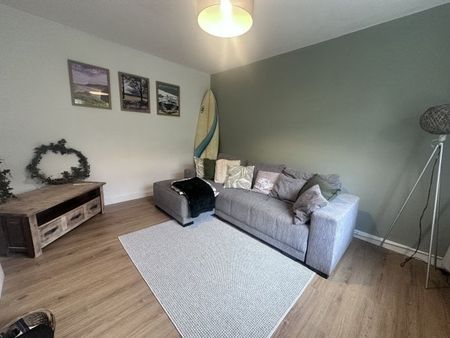 Greenfield Crescent, Swansea, SA7 - Photo 3