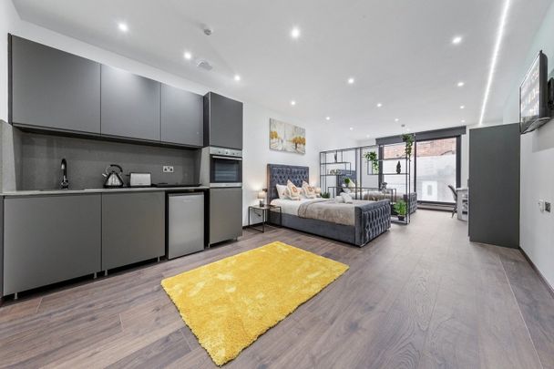 Studio Flat, Woodstock Road, NW11 - Photo 1