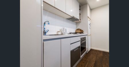 Modern One Bedroom Apartment - Photo 3