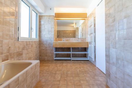 Location Appartement 4 pièces 106m² ANNECY 74000 - Photo 4