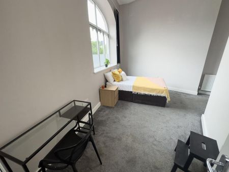 6 bedroom flat to rent - Photo 4