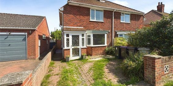 2 bedroom semi-detached house to rent - Photo 3