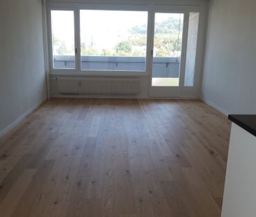 Neu renovierte 3,5-Zimmerwohnung an zentraler Lage mit wunderschöne... - Photo 1