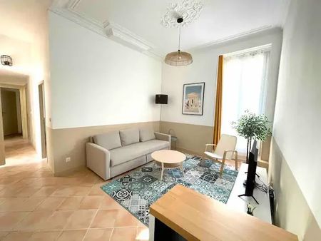 Location Appartement 4 pièces 78m² NIMES 30000 - Photo 2