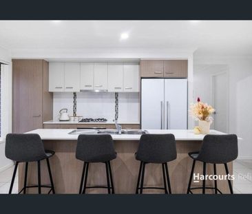 4 BEDROOM, 2 BATHROOM HOME - Photo 5