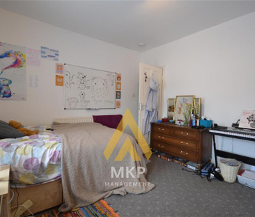 4 bedroom terraced house to rent - Photo 5