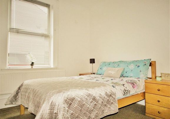 1 bedroom in a house share to rent - Photo 1