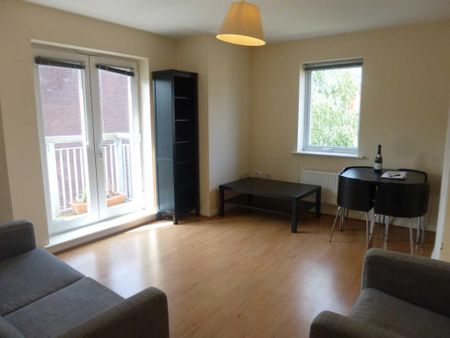 2 bedroom flat to rent - Photo 3