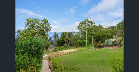 Charming 1-Bedroom, 1-Bathroom Home with Spacious Outdoor Deck – Recently Renovated & Lakefront Living! - Photo 5