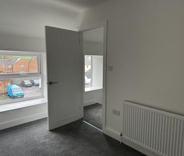 4 bedroom terraced house to rent - Photo 2
