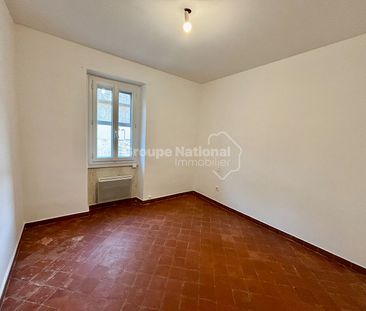Maison T4 de 86.70 m2 avec terrasse, à Saint Etienne du Grès, - Photo 2