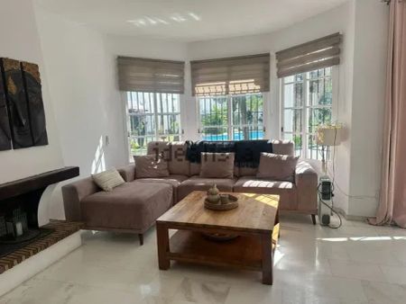 Alquiler de chalet pareado en Calle Sirio, 18 - Photo 2