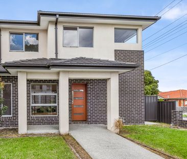 2/2 South Box Court, Hadfield VIC 3046 - Photo 2