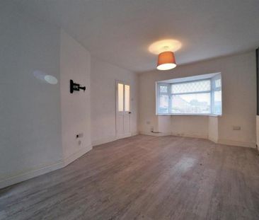 2 bedroom semi-detached house to rent - Photo 5