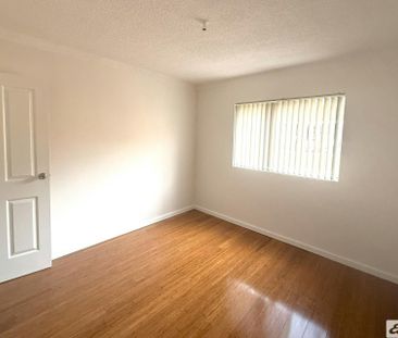 Well Maintained 2 Bedroom Unit! - Photo 4