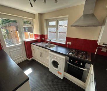 3 Bedroom Semi Detached To Let - Photo 5