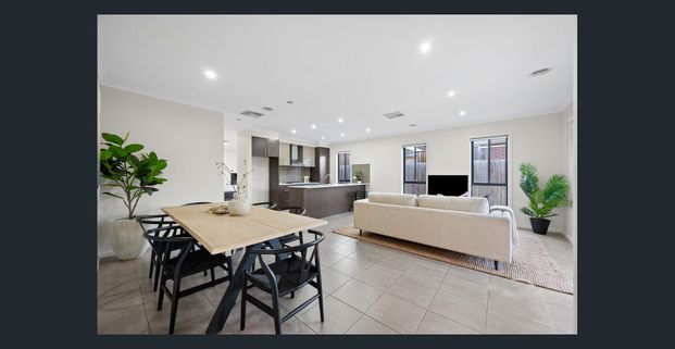 Stylish Family Living - Photo 1