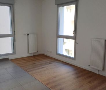 location Appartement T2 DE 41.5m² À REIMS - Photo 2