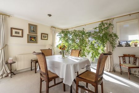 3 bedroom flat to rent - Photo 3