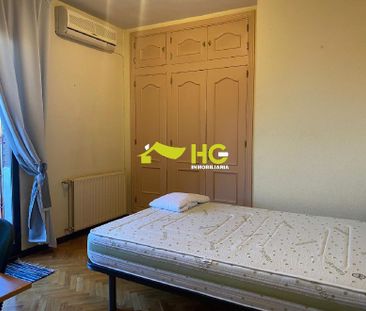 Piso de alquiler en Centro - Photo 2