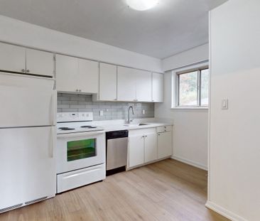 For Lease - 21 Glass Drive, Aurora, Ontario - Photo 5