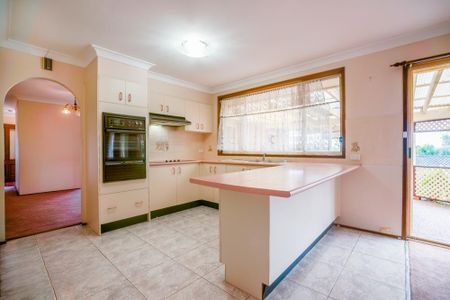 3 Gareth Cl, Mount Colah NSW 2079 - House For Rent | Domain - Photo 4