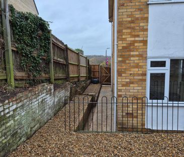 4 bedroom terraced house to rent - Photo 6