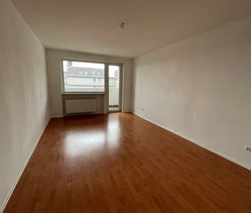 Helle 1 1/2-Zimmerwohnung mit Einbauküche - Photo 1