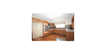 This single level brick home is positioned in one of the great point in Merrylands. - Photo 3