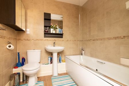 Room in a Shared Flat, Corrigan Court, W5 - Photo 3