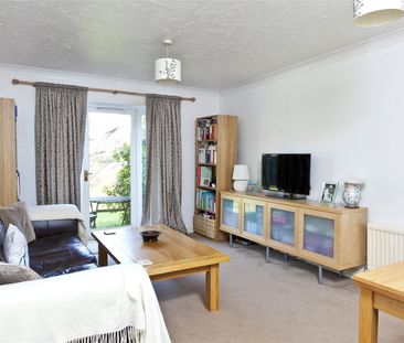 Wentworth Court, Waterside Close, Surbiton, Surrey, KT6 flat to rent - Photo 5