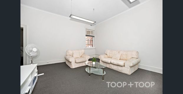 Located in Adelaide CBD – Convenience Meets Comfort! - Photo 1